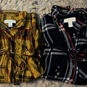 Motherhood Maternity plaid button-up shirts